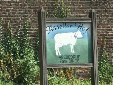 Swalmen-Asselt NL : Pastoor Pinckersstraat, der Asselter Hof ist einer der größten und ältesten Höfe von Swalmen.